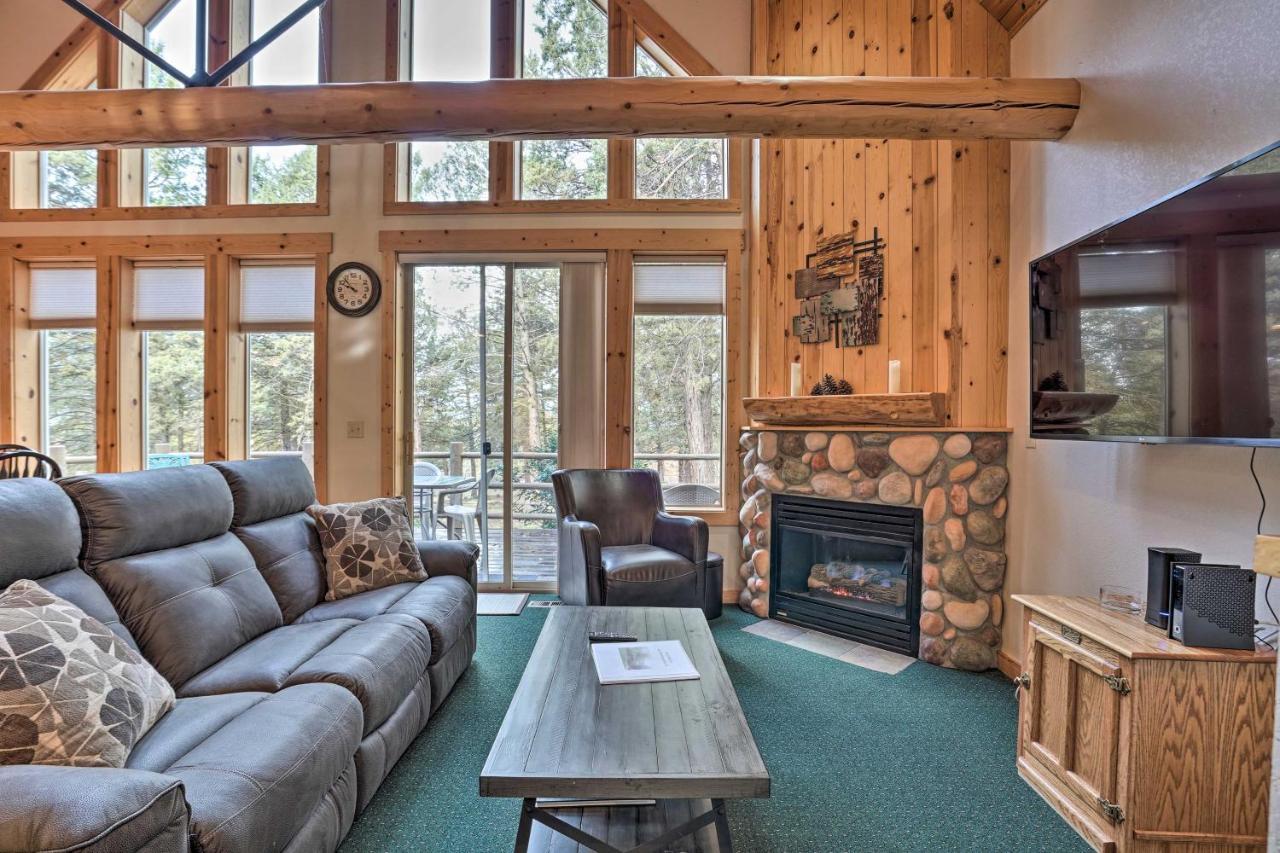 Chalet At Running Y Resort With Wraparound Deck! Klamath Falls Exterior photo