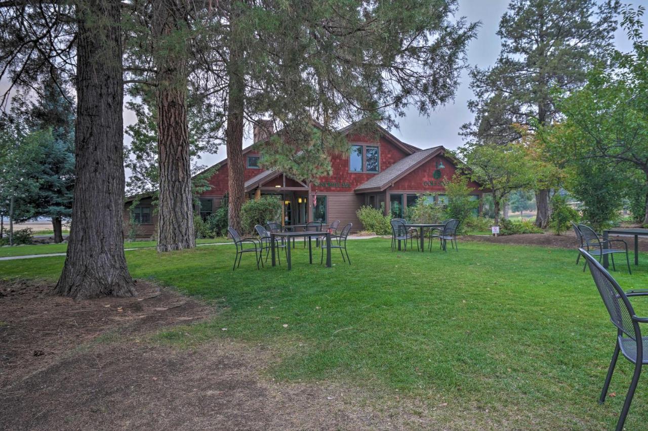 Chalet At Running Y Resort With Wraparound Deck! Klamath Falls Exterior photo