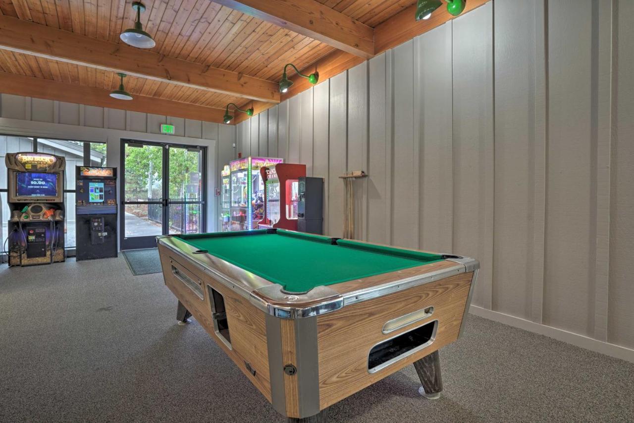 Chalet At Running Y Resort With Wraparound Deck! Klamath Falls Exterior photo
