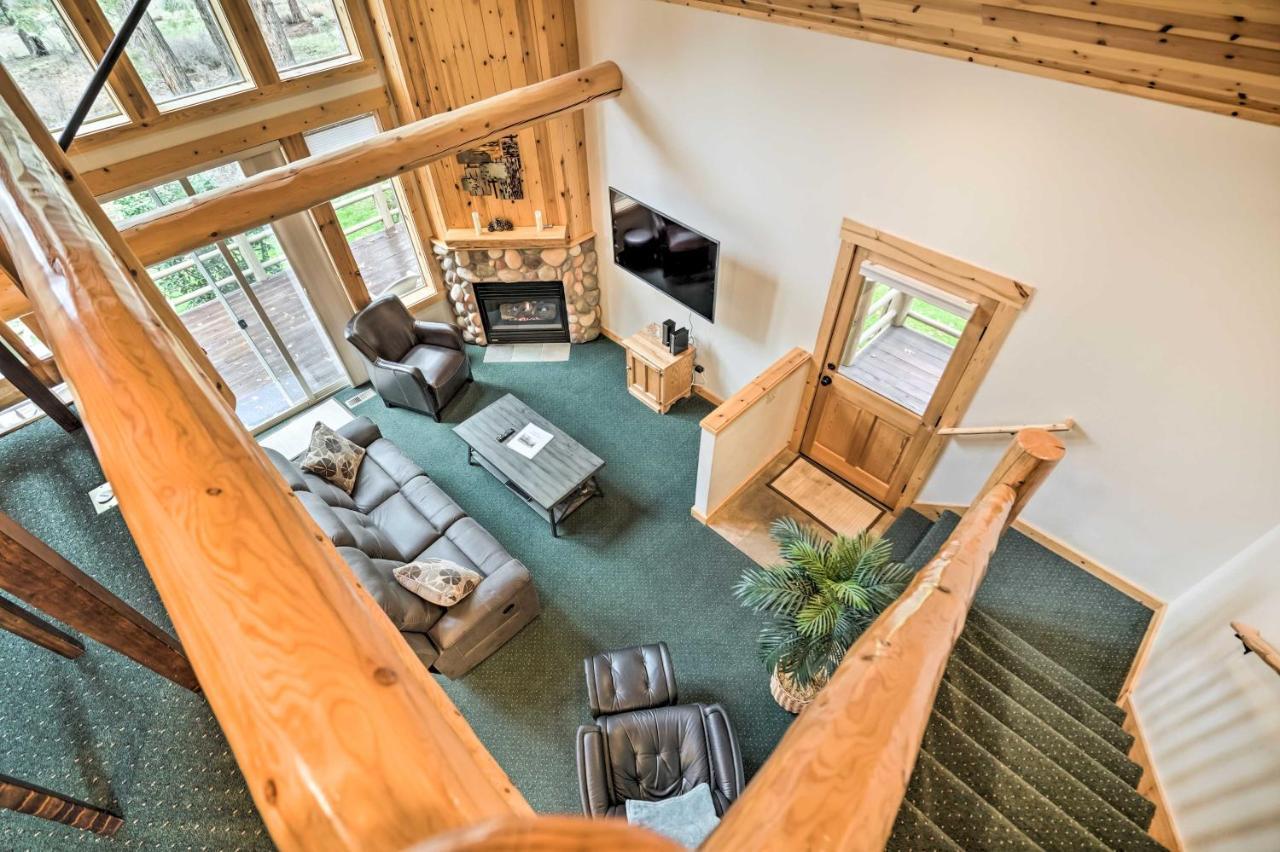 Chalet At Running Y Resort With Wraparound Deck! Klamath Falls Exterior photo